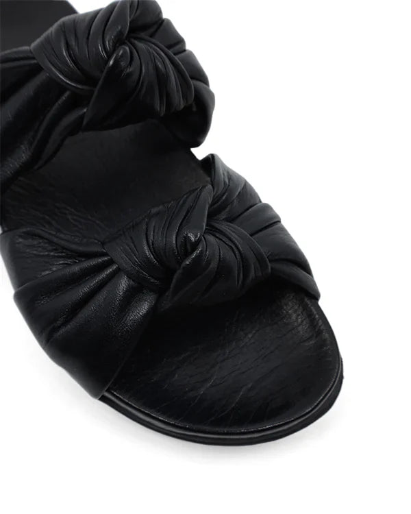 Bueno Nola Flat Sandals Black