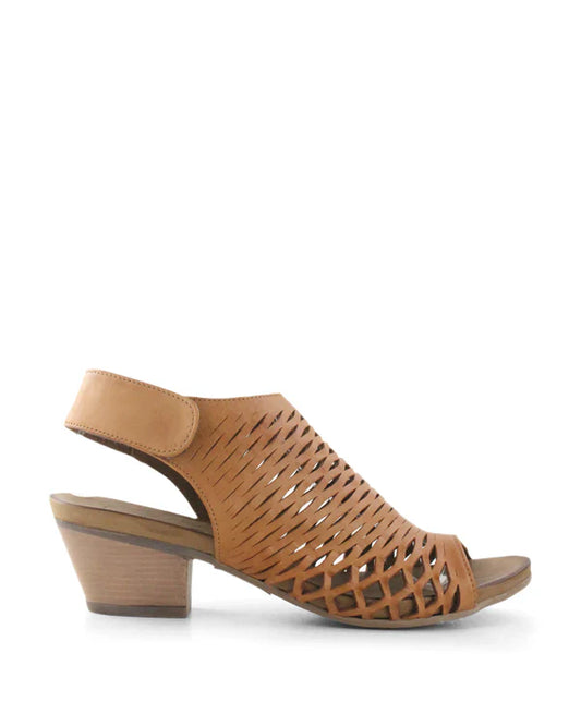 Bueno Ruby Mid Heels Coconut